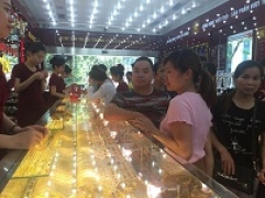 Thông tin thị trường vàng sáng 8.8.2019: Vàng tăng mạnh, vọt lên trên mức 42 triệu mỗi lượng