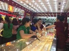 Thông tin thị trường vàng sáng 17.10.2019: Vàng quay đầu nhích nhẹ