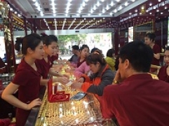 Vàng tăng mạnh nhất 7 năm qua