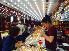 Bản tin thị trường vàng sáng 8.2: Sát tết vàng tăng nhưng chưa bứt phá