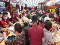 Bản tin thị trường vàng sáng 22.2: Giá vàng biến động nhẹ sau phiên Thần tài