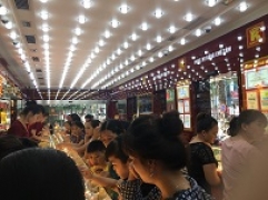 Bản tin thị trường vàng sáng 25.2: Giá vàng quốc tế giảm sâu