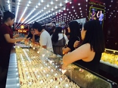 Bản tin thị trường vàng sáng 7.5: Giá vàng bật tăng