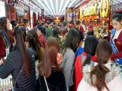 Thời điểm 10h sáng: Lượng khách mỗi lúc càng đông và tiếp tục gia tăng