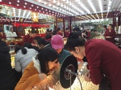 Bản tin thị trường vàng sáng 3/3/2023: Vàng trong nước tăng nhẹ, thế giới áp lực giảm