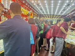 Bản tin thị trường vàng sáng 22/11/2023: Vàng tiếp tục tăng tốc, vượt mốc 71 triệu/lượng