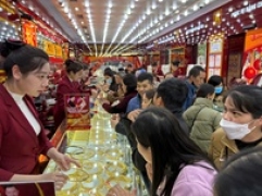 Bản tin thị trường vàng sáng 4/2/2025: Giá vàng phi mã